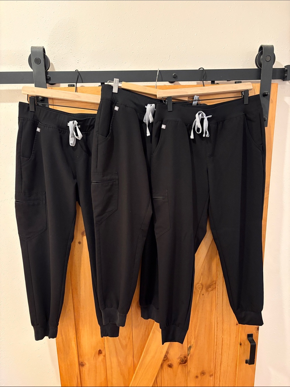 FIGS Womenโs Black Zamora Jogger MP Three Pairs